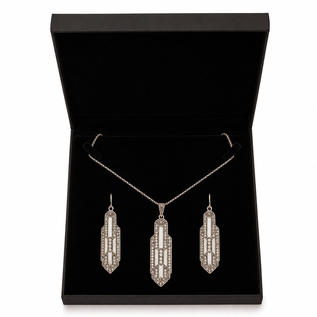 Silver-tone jewellery set in the black gift box