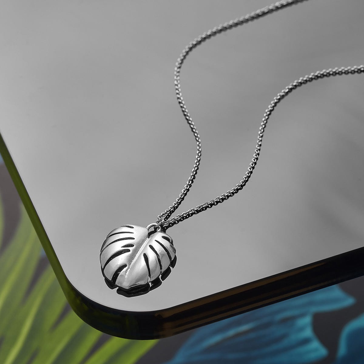 18k Gold Plated 1970s Cheese Plant Leaf Necklace Short - Lovett & Co. Ltd.