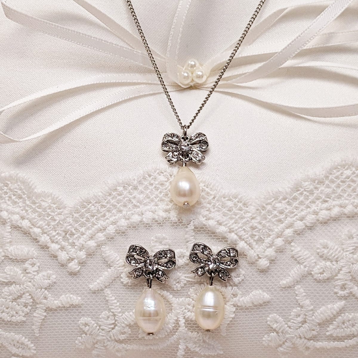 Bow Necklace Earring Gift Set
