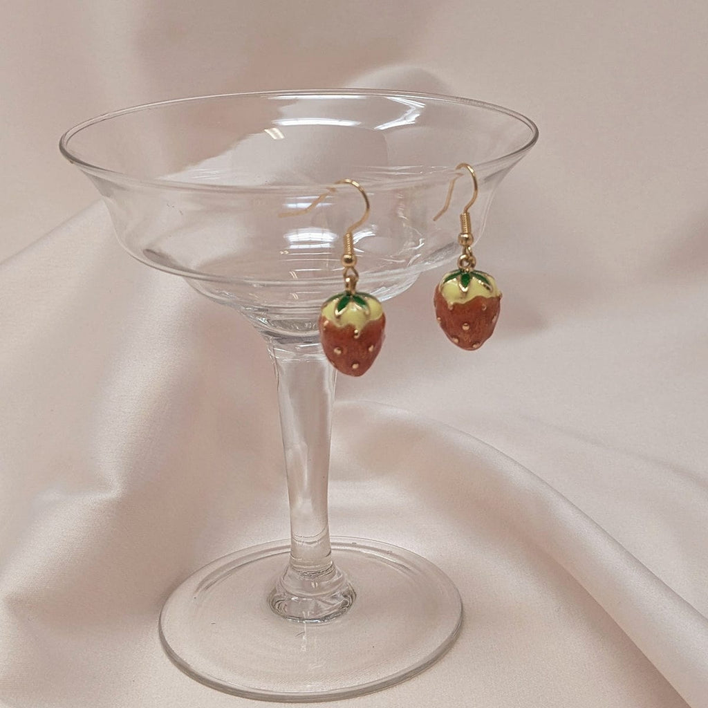 1950s Novelty Strawberry Earrings: 1950s Earrings