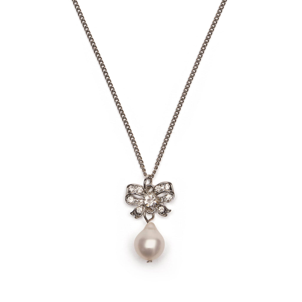 Vintage Freshwater Pearl necklace : Vintage freshwater pearl necklace with bow