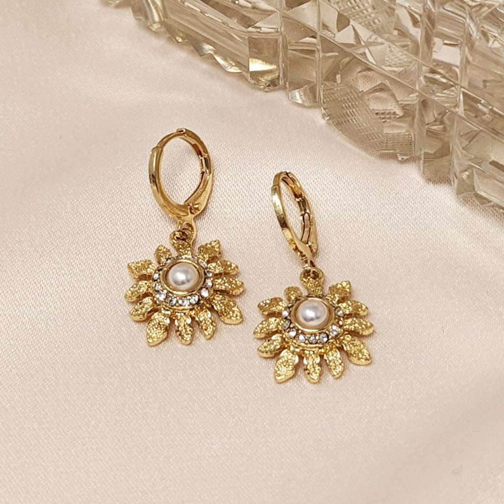 Sunflower 50s Hoop earrings: Pearl and Gold Hoops