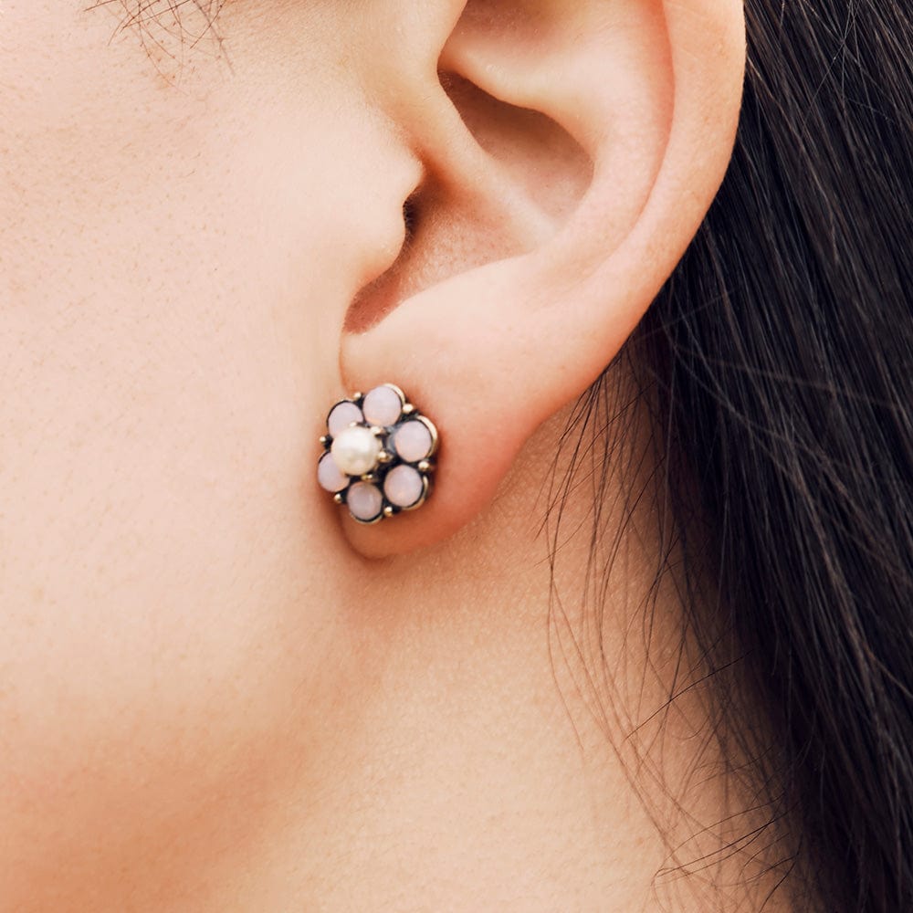 Vintage pearl stud earrings  Lovett & Co