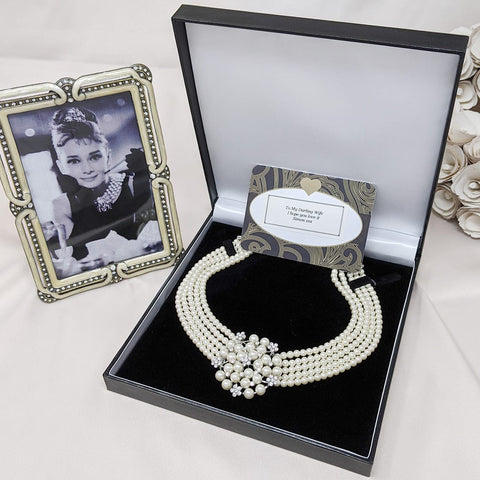 Oscars 2019: Lady Gaga's Necklace Was Last Worn By Audrey Hepburn In 1962 -  Tyla