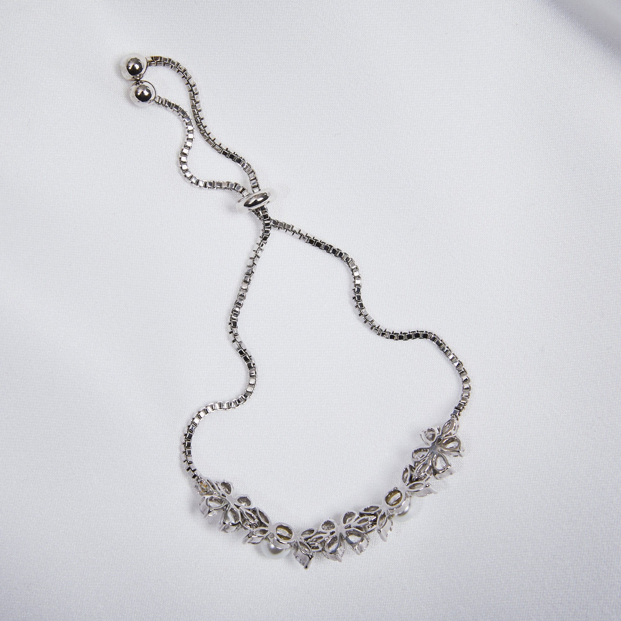 Crystal Clover Pearl Bracelet