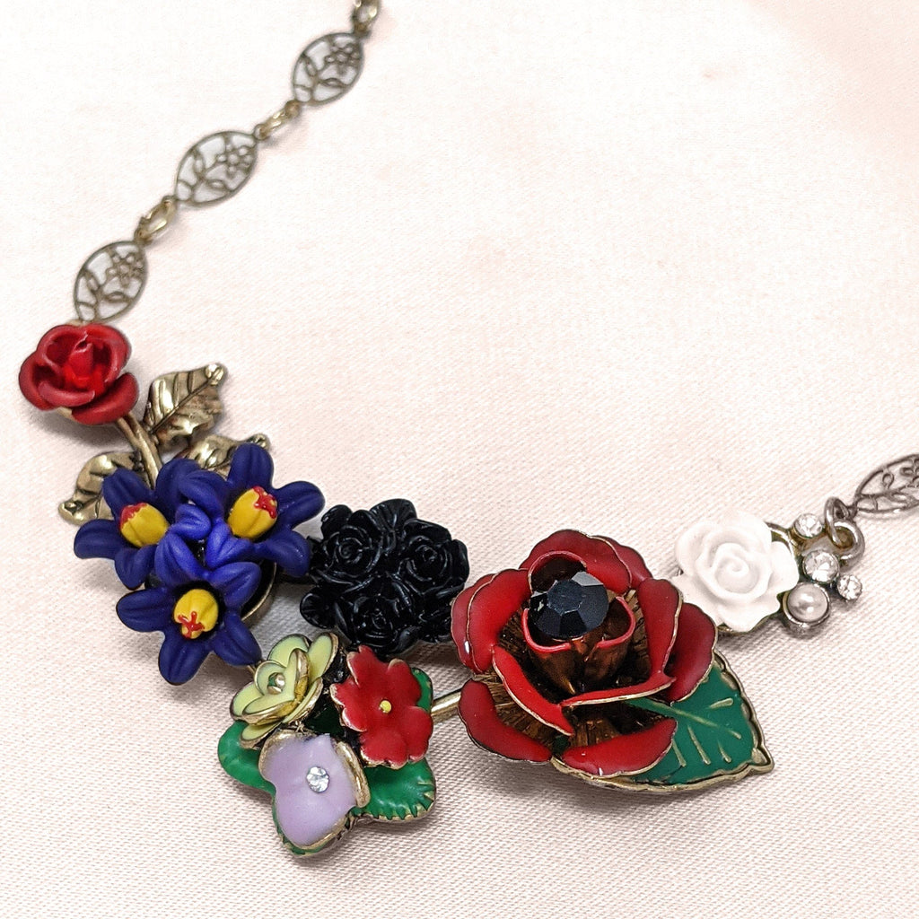 Frida Cluster Flower Vintage Style Necklace