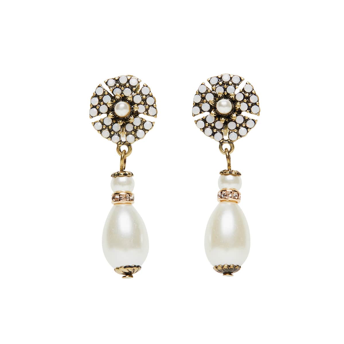 Pearl drop earring inspired from Legendary Miriam Haskell in cream Title. This clip on drop earring is a perfect vintage piece which will be suitable for every occasion